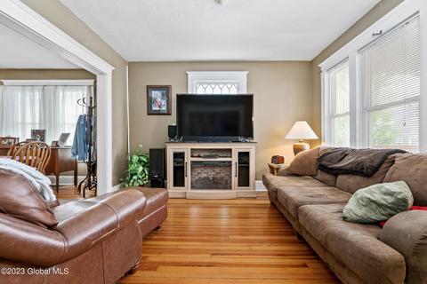 1064 Keyes Ave, Schenectady, NY 12309 photo 9