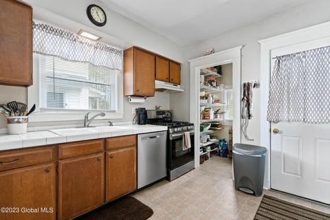 1064 Keyes Ave, Schenectady, NY 12309 photo 15