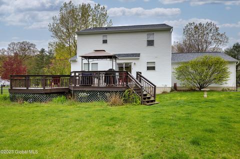 3 Nottingham Dr, Saratoga Springs, NY 12866 photo 2