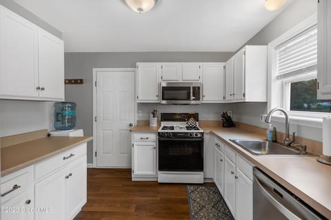 3 Nottingham Dr, Saratoga Springs, NY 12866 photo 13