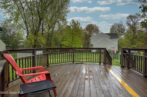 3 Nottingham Dr, Saratoga Springs, NY 12866 photo 4