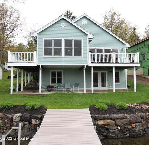 20 Beach Rd, Averill Park, NY 12018