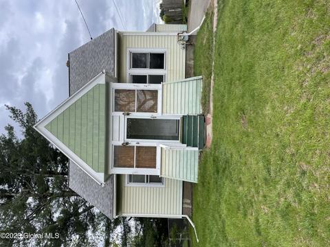 25 Lishakill Rd, Albany, NY 12205