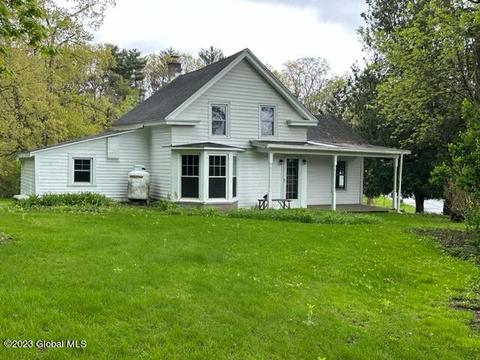 39 Clapper Rd, Selkirk, NY 12158