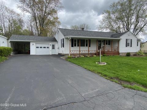 38 N East Ave, Johnstown, NY 12095