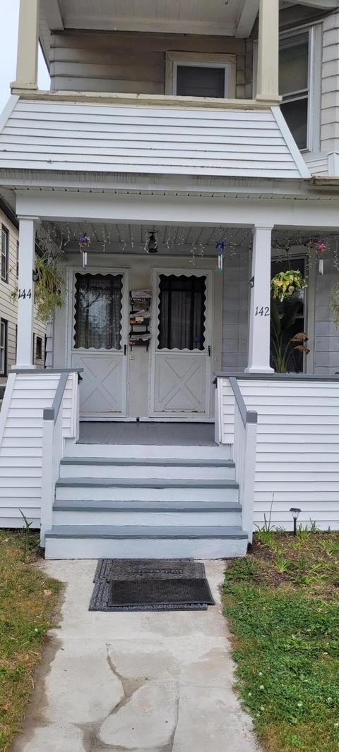 142 Mcclellan St, Schenectady, NY 12304 photo 3