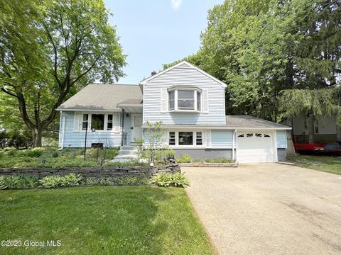 31 Shaker Dr, Loudonville, NY 12211