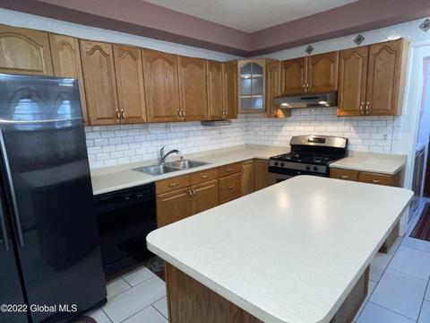 55 Elder St, Schenectady, NY 12304 photo 9