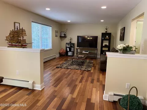 792 Swaggertown Rd, Schenectady, NY 12302 photo 11