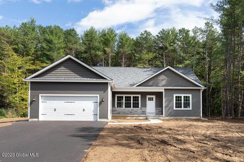 34 Jenkinsville Rd, Queensbury, NY 12804
