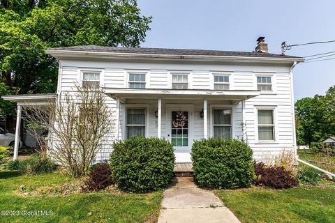 33 Elm St, Nassau, NY 12123