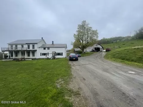 127 Fords Rd, Hoosick Falls, NY 12090