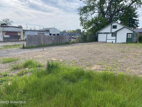 3 Marshall Ave, Schenectady, NY 12304 photo 2