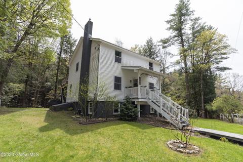 197 Hans Creek Rd, Broadalbin, NY 12025