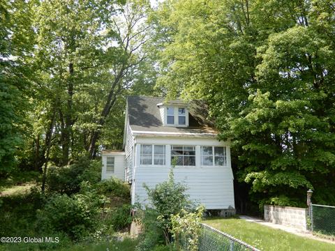 304 Richfield St, Troy, NY 12182