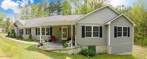 17 Winter Hvn, West Sand Lake, NY 12196
