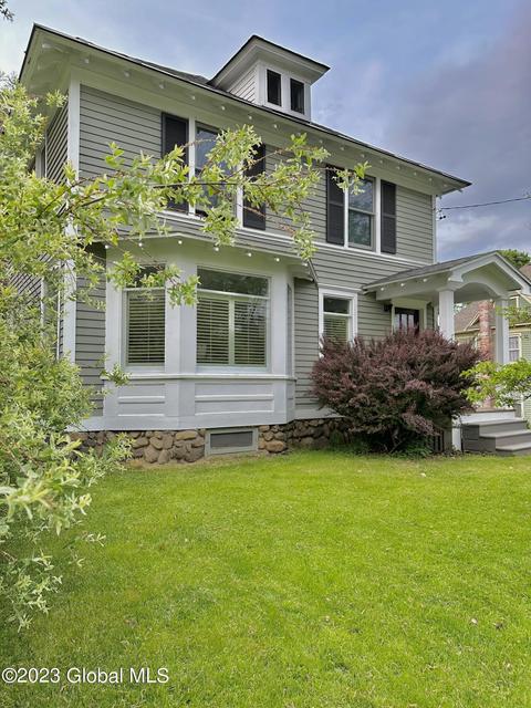 12 Lake Hill Rd, Ballston Lake, NY 12019