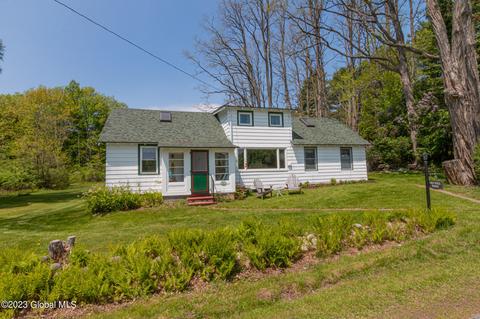 552 Sinclair Rd, Northampton, NY 12134