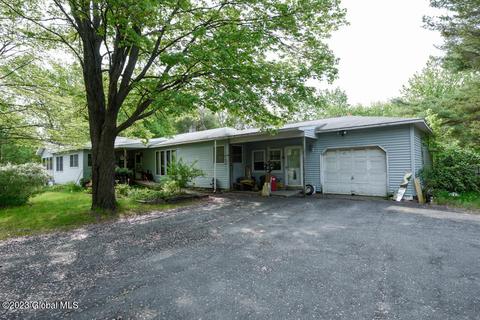 472 Grooms Rd, Clifton Park, NY 12065