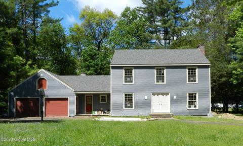 5 Apple Ln, Queensbury, NY 12804