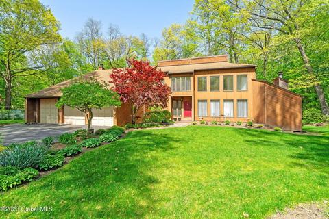 3 Lynn Ct, Rexford, NY 12148