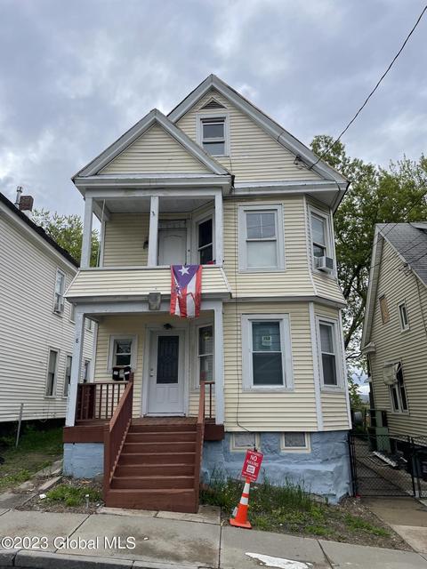 8 Daggett Ter, Schenectady, NY 12307