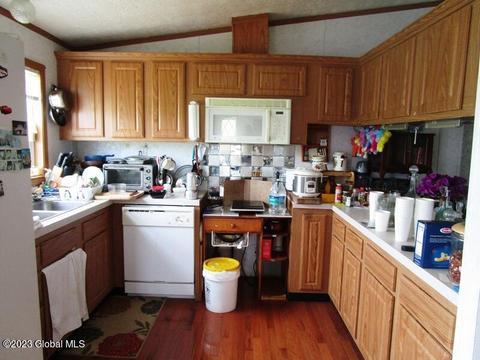 848 Brand Rd, Sprakers, NY 12166 photo 14