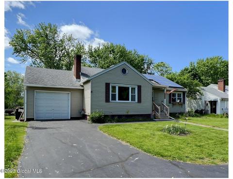 1915 Balltown Rd, Niskayuna, NY 12309