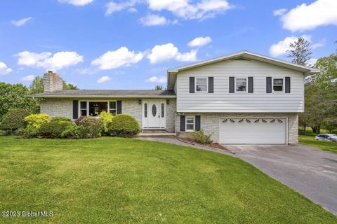 11 Johnson Rd, Mechanicville, NY 12118