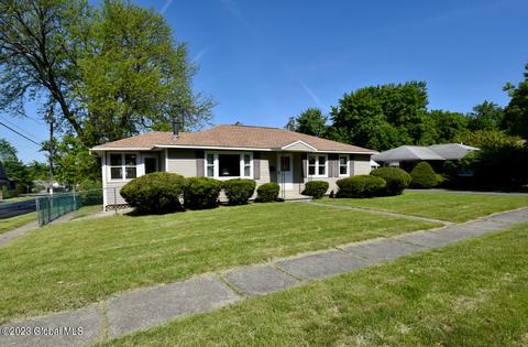869 8th Ave, Troy, NY 12182