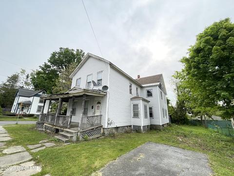 18 Grand St, Johnstown, NY 12095