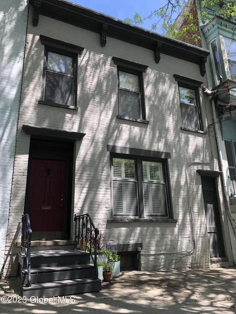 175 Lancaster St, Albany, NY 12210