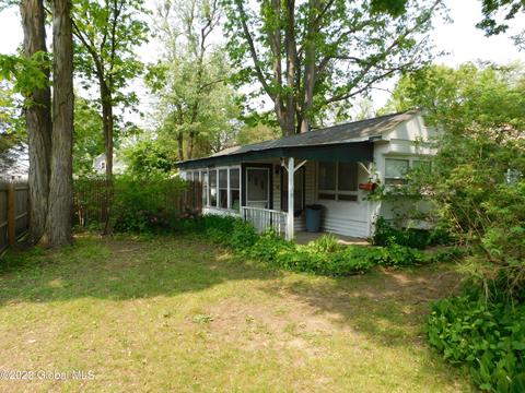 19 Hunt Ave, Hudson Falls, NY 12839