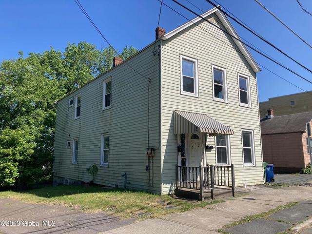 11 Lincoln Ave, Cohoes, NY 12047