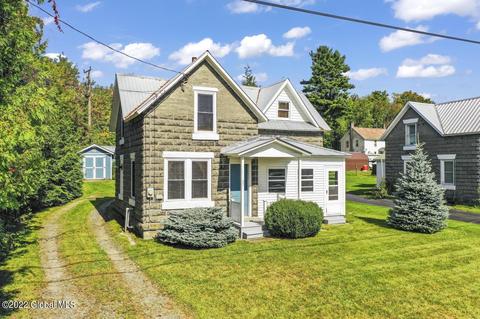 37 Wall St, Mineville, NY 12956