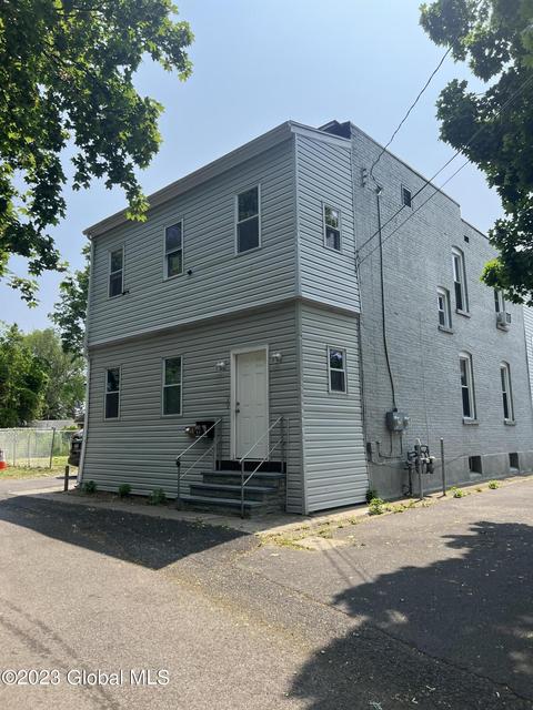 1062 Bridge St, Schenectady, NY 12303