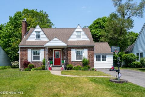 14 Priscilla Ln, Rotterdam, NY 12306