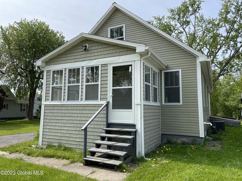 19 Elm St, Selkirk, NY 12158