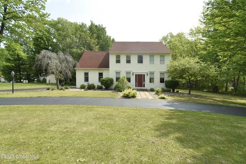 6 Morningdale Ct, Ballston Lake, NY 12019