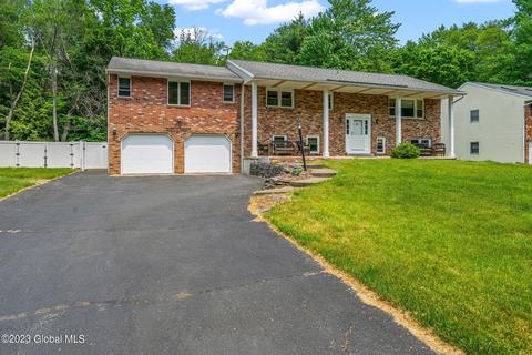 3017 Williamsburg Dr, Schenectady, NY 12303