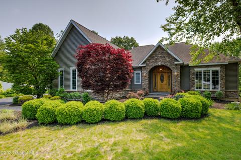 4 Steamboat Lndg, Waterford, NY 12188