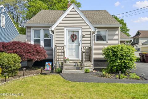 2722 Barton Ave, Schenectady, NY 12306