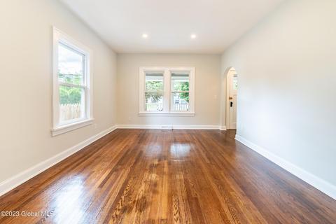 309 May Ave, Schenectady, NY 12303 photo 8