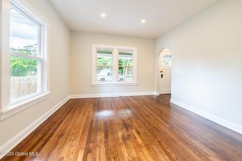309 May Ave, Schenectady, NY 12303 photo 7