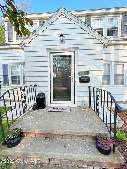 1316 Mcclellan St, Schenectady, NY 12309 photo 5