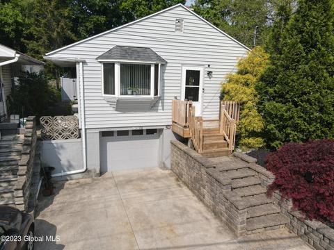 24 Quincy St, Albany, NY 12205