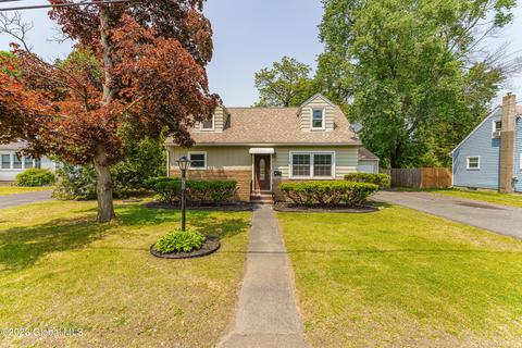 28 Anthony Ln, Colonie, NY 12205