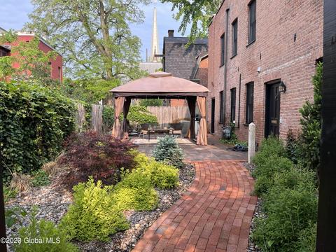 5 N Ferry St, Schenectady, NY 12305