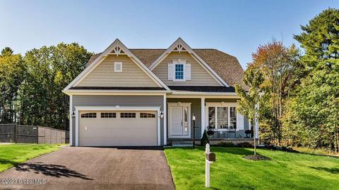 3 Espen Pl, Niskayuna, NY 12309