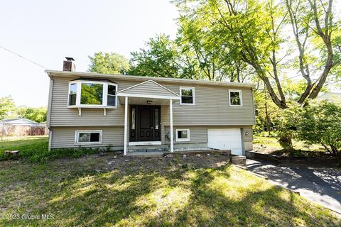 6 Kaine Dr, Albany, NY 12203